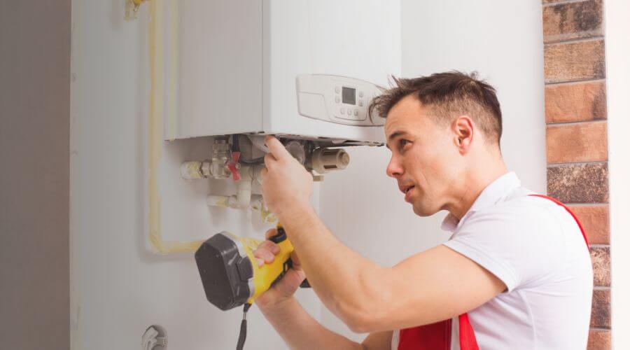 Expert burst pipe repair services in Braymer, MO
